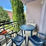 Apartment Rainbow 3 - Menada *