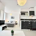 Rainbow 3 - Menada Apartment *