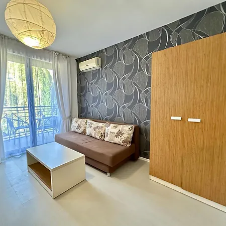 Rainbow 3 - Menada Apartment