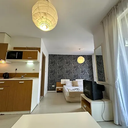 Rainbow 3 - Menada Apartment