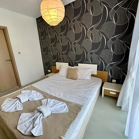 Rainbow 3 - Menada Apartment *