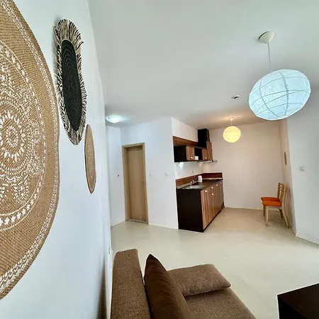 Rainbow 3 - Menada *