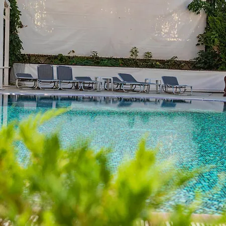 Rainbow 3 - Menada アパート